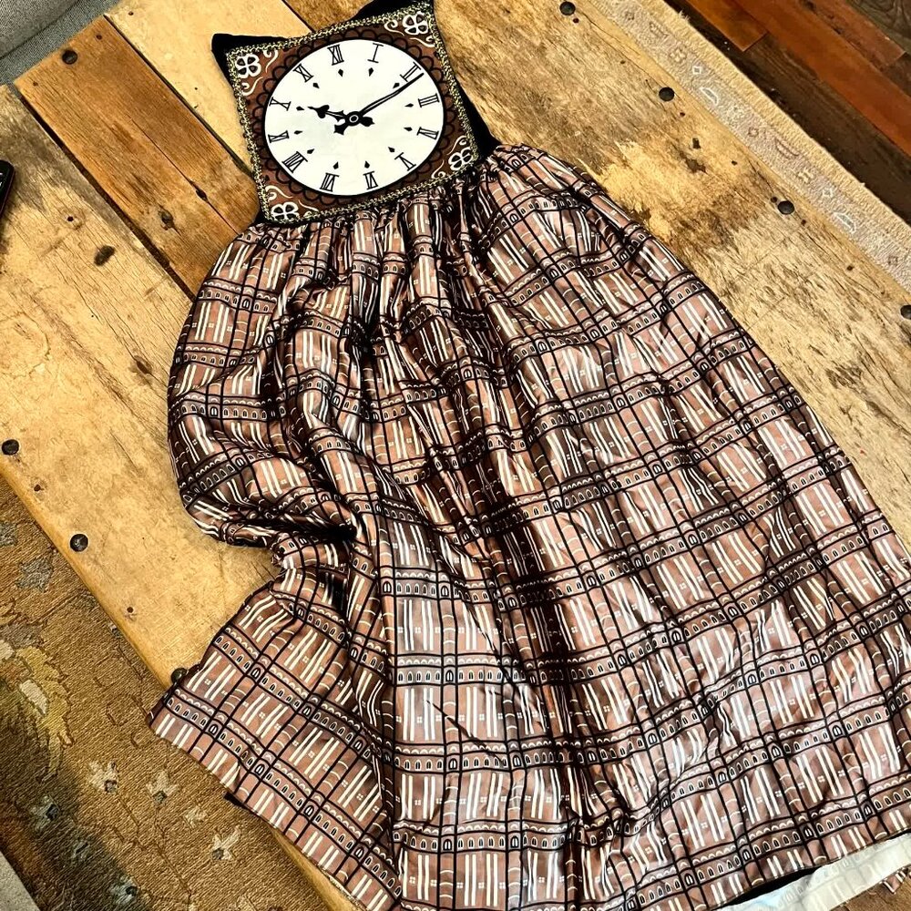 Girls Clock Costume 10/12